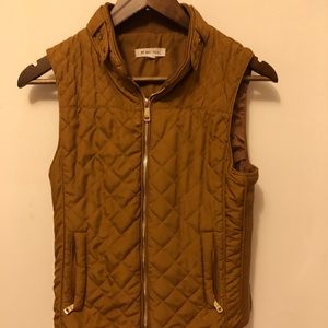 Mustard vest